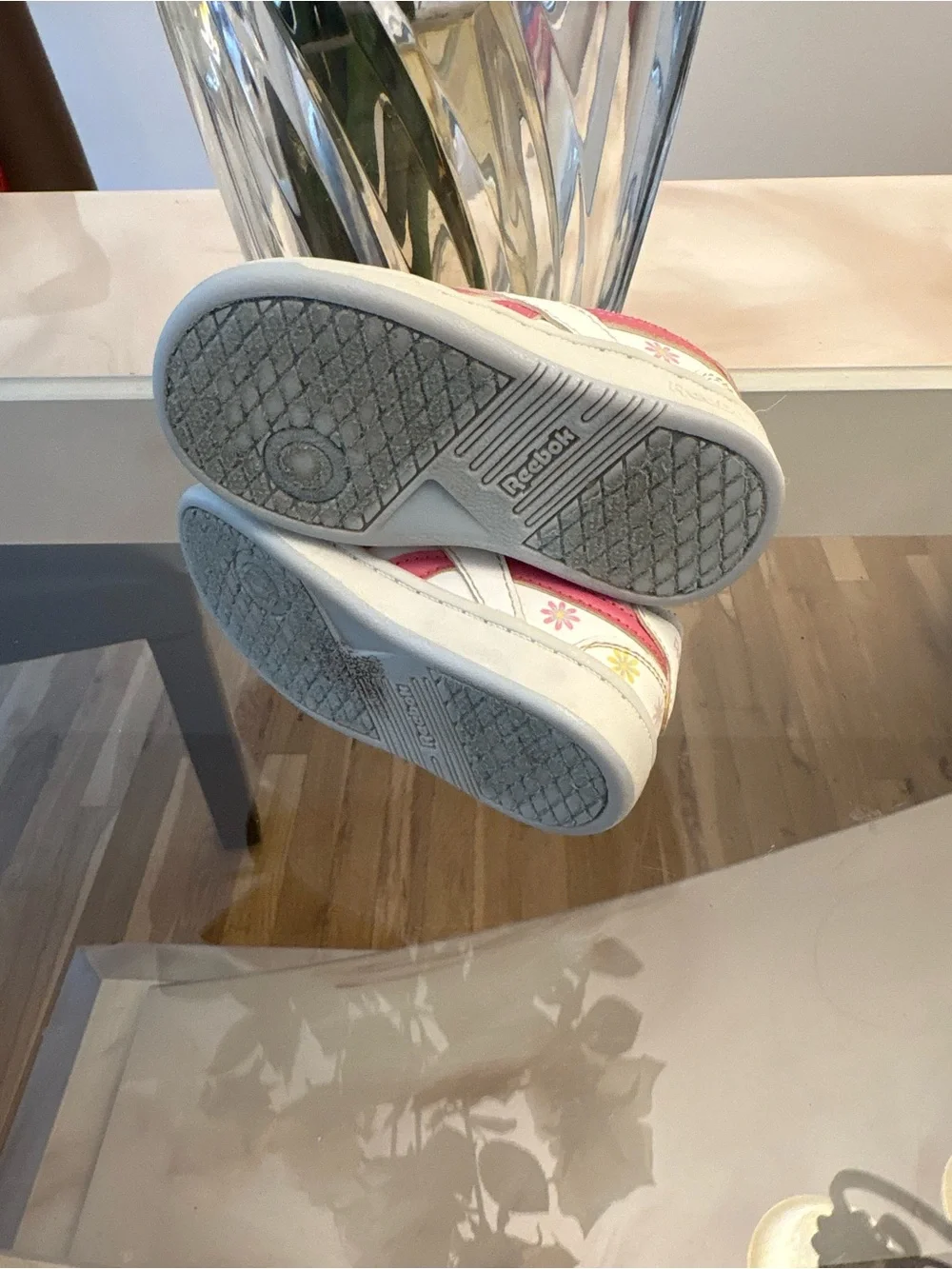 Reebok Kids White and Pink Athletic Shoes size 6K